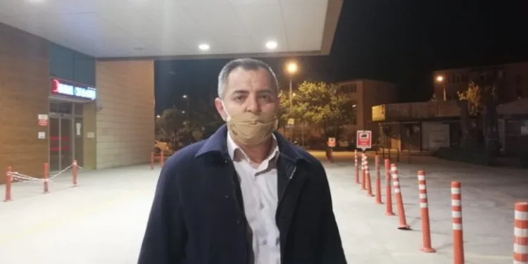 Davulcu çaldı, muhtar sağlık çalışanları için söyledi