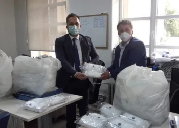 İnegöl’de kırsal mahallelere maske desteği sürüyor