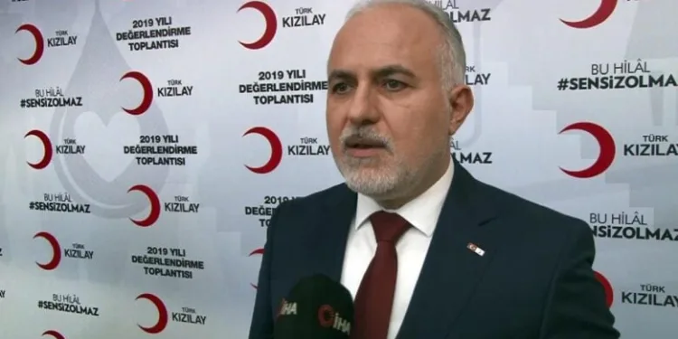 Kızılay Başkanı Sağlık çalışanlarına iftarda eşlik etti