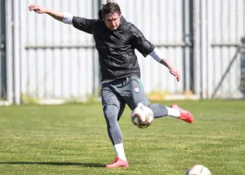 Bursaspor’da Seleznow sahada!