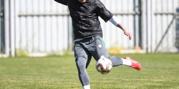 Bursaspor’da Seleznow sahada!