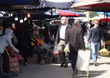 Vatandaşlar alışveriş telaşında