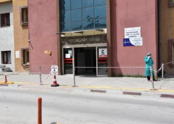 11 günlük bebeğin koronavirüs testi pozitif çıktı, 25 kişi karantinaya alındı