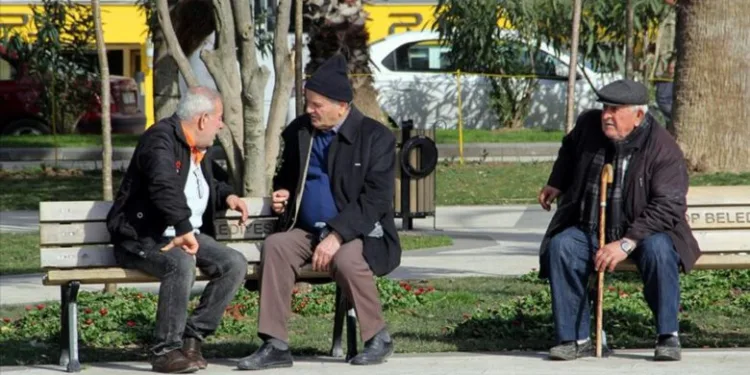 65 yaş üstü ve 20 yaş altı sokağa ne zaman çıkabilecek?