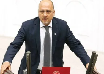 Ahmet Şık HDP’den istifa etti