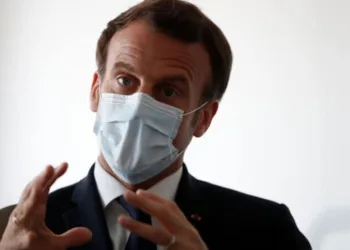 Sağlık çalışanlarından Macron’a tepki: “Artık size inanmıyoruz”