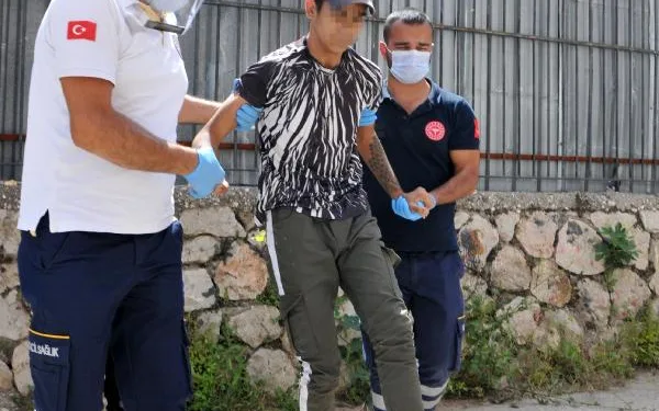 16 yaşındaki genci 15 yaşındaki arkadaşı bıçakladı
