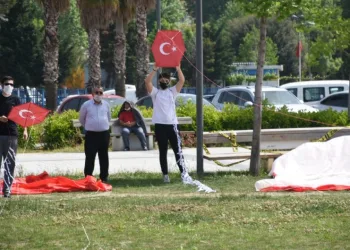 20 Yaş Altı Sokağa Çıkma İzni̇ Başladı
