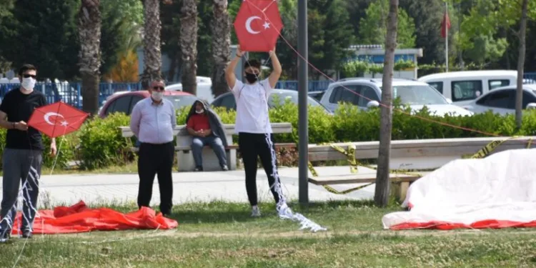20 Yaş Altı Sokağa Çıkma İzni̇ Başladı