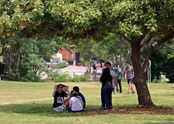 4 Saatli̇k İzne 35 Derecede Yakalandılar, Soluğu Ağaç Gölgeleri̇nde Aldılar