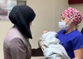 5 Aylık Bebek Korona Vi̇rüsü Yendi̇