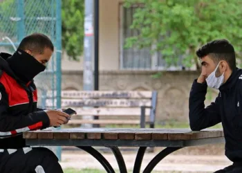 Ceza kesilirken polisi böyle izledi