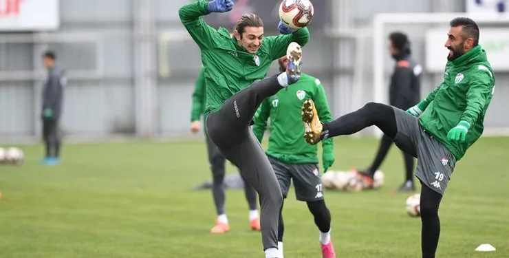 Bursaspor’un kamp kadrosu belli oldu