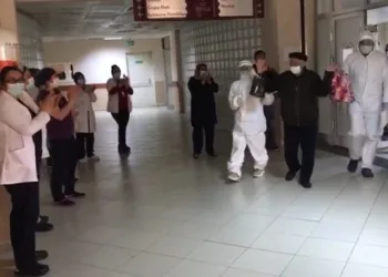 72 yaşında virüsü yendi taburcu oldu