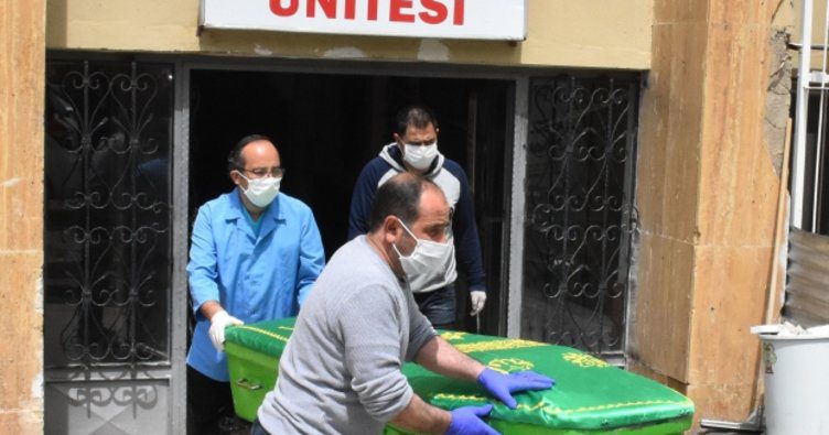 Sivas'ta kolonya içen bir kişi hayatını kaybetti