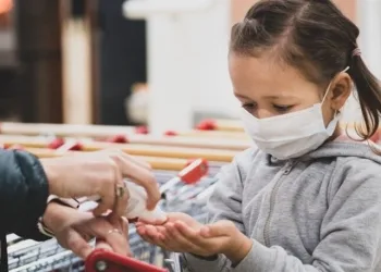 Aşırı dezenfektan kullanımı çocuklarda zehirlemeleri artırdı