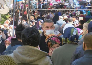 Bilim Kurulu üyesi uyardı: Salgın bitmedi, rehavete kapılmayın