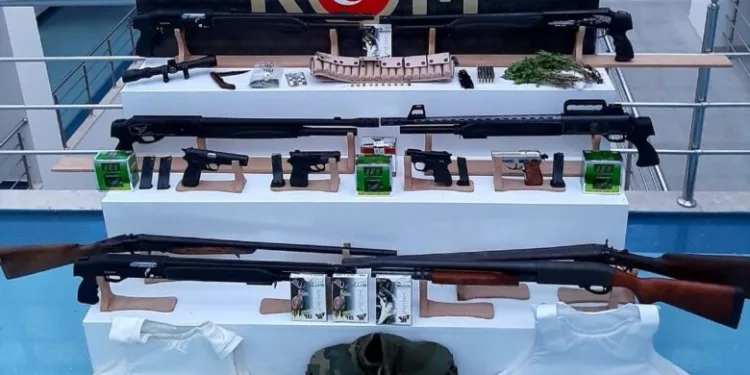 Adana’da silah kaçakçılığına 2 tutuklama