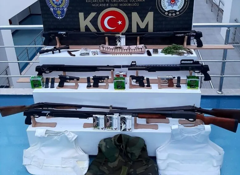 Adana’da silah kaçakçılığına 2 tutuklama