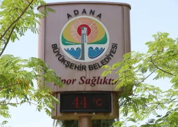 Adanada Termometreler 44 Dereceyi̇ Gördü