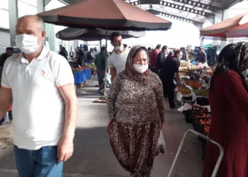 Afyonkarahi̇sar’da maskesi̇z sokağa çıkmak yasaklandı
