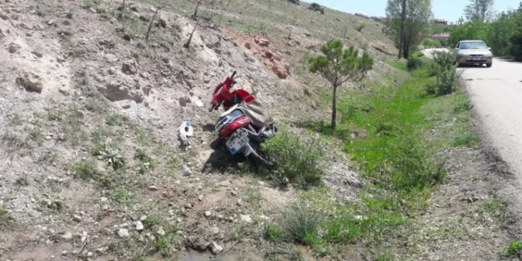 Afyonkarahi̇sarda Motosi̇klet Kazası: 1İ Ölü, 1 Yaralı
