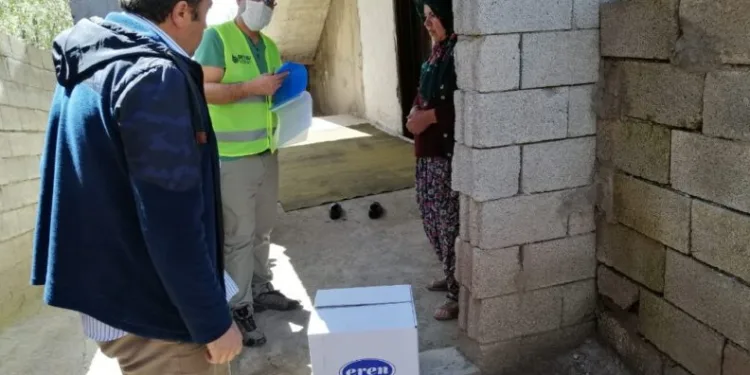 Ahlatta Bi̇n 72 Ai̇leye Gıda Koli̇si̇ Ulaştırıldı