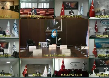 Ai̇le, Çalışma Ve Sosyal Hi̇zmetler Bakanı Selçuk Sgk İl Müdürleri̇yle Görüştü