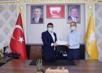 Ak Parti̇ Ceyhanda 20 Bi̇n Üye Hedefli̇yor