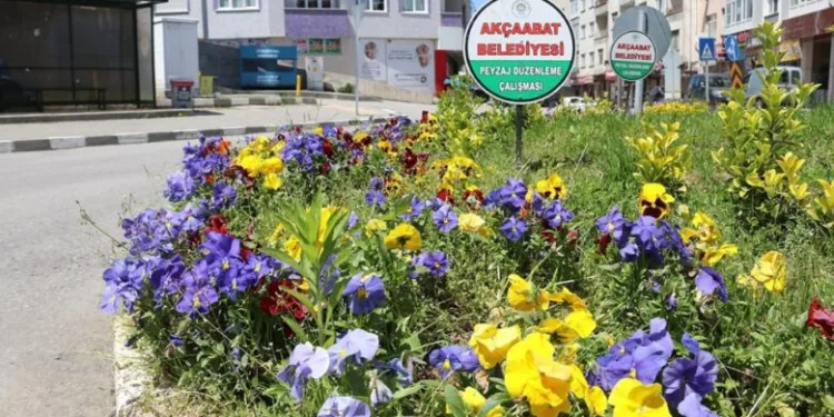 Akçaabat belediyesi Korana virüsüne rağmen çalışmalarını hız kesmeden sürdürüyor