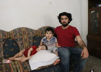 Alevler arasından kurtardı… Günün kahramanı oldu