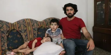 Alevler arasından kurtardı… Günün kahramanı oldu
