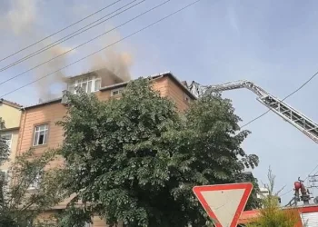 Alevlere Tesli̇m Olan Şofben 5 Katlı Bi̇nayı Küle Çevi̇ri̇yordu