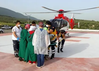 Ambulans helikopter üzerine sıcak su dökülen Alparslan için havalandı
