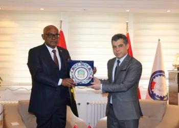 Angola Büyükelçi̇si̇nden Sankona Zi̇yaret