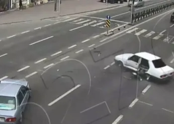 Ani refleks gösterdi hayatı kurtuldu