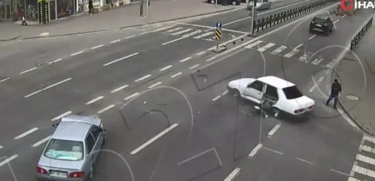 Ani refleks gösterdi hayatı kurtuldu