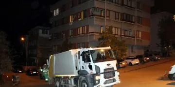 Ankara’da balkon ve pencerelerden ‘1 Mayıs’ kutlaması