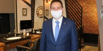 Ankara’da berberler dükkanları açılışa hazırlanıyor