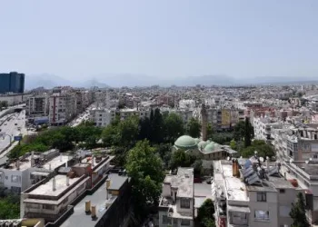 Antalya’da pazar günü 41 derece ile 91 yılın sıcaklık rekoru bekleniyor (2)