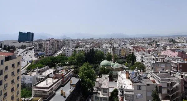 Antalya’da pazar günü 41 derece ile 91 yılın sıcaklık rekoru bekleniyor (2)