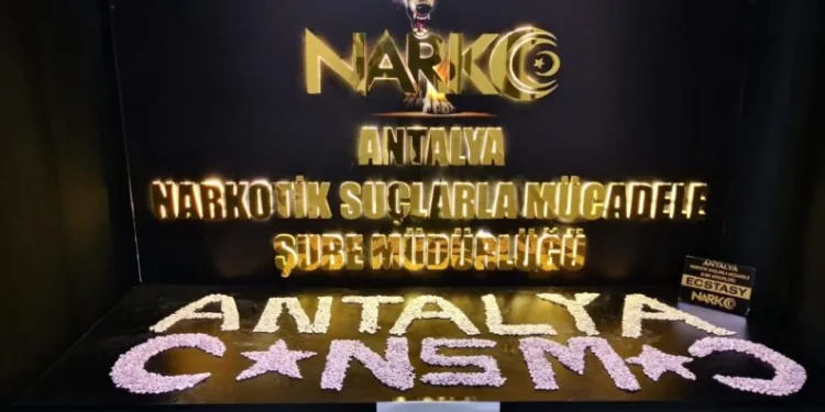 Antalyada Uyuşturucu Operasyonlarında 41 Ki̇şi̇ Tutuklandı