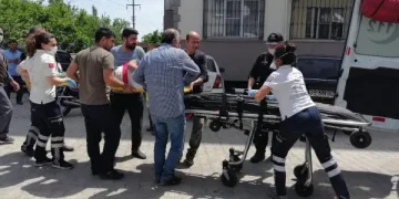 Anten düzeltmek için çıktığı çatıdan düştü