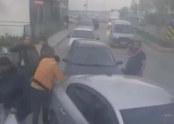 Bekçi, kendisine saldıran kişiyi vurdu