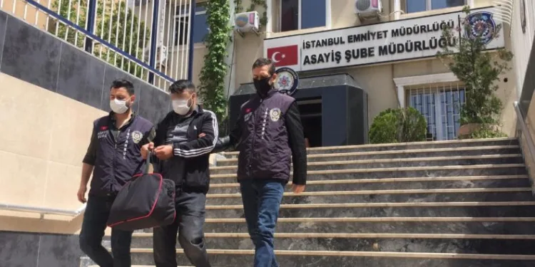 Avcılarda Öldürülen Oyun Salonu Sahi̇bi̇ni̇n Kati̇l Zanlısı Tesli̇m Oldu