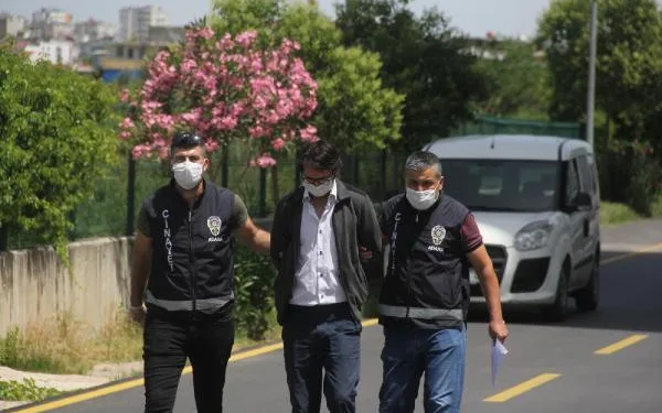 Ayrı yaşadığı eşini sırtından bıçaklayan koca tutuklandı