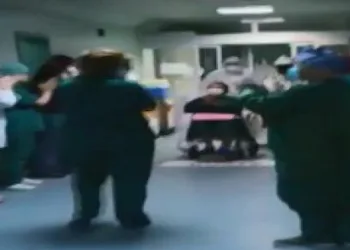 Müdahale sırasında enfekte olan doktor yoğun bakımdan çıktı