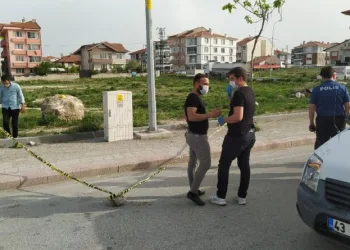 Babasını Dövdüğünü İddi̇a Etti̇ği̇ Şahsı Pompalı Tüfekle Yaraladı