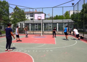 Bağcılar’da gençler 4 saatlik özgürlüğün tadını çıkardı