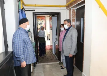 Bağkur Emekli̇si̇ Mehmet Amcanın Vali̇yi̇ Duygulandıran Bağışı